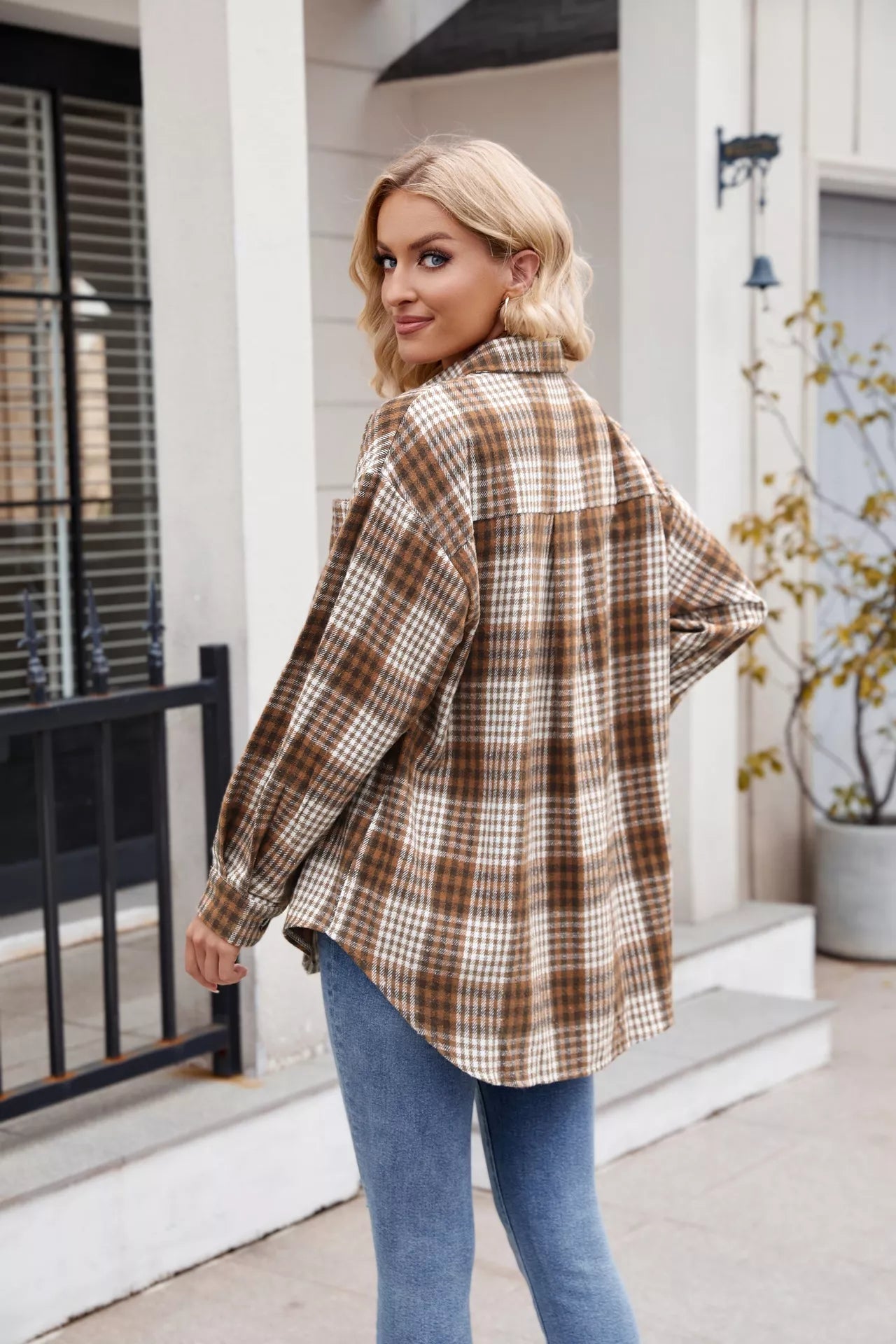 Women's apparel – product view 18