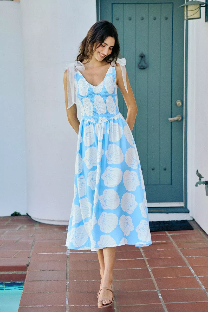 Women's apparel – product view 4