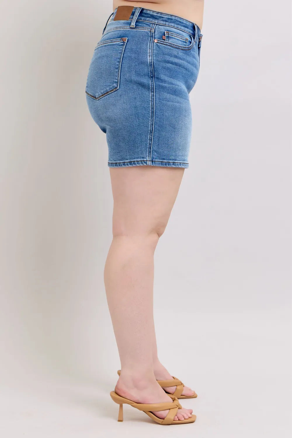 Women's shorts – product view 3