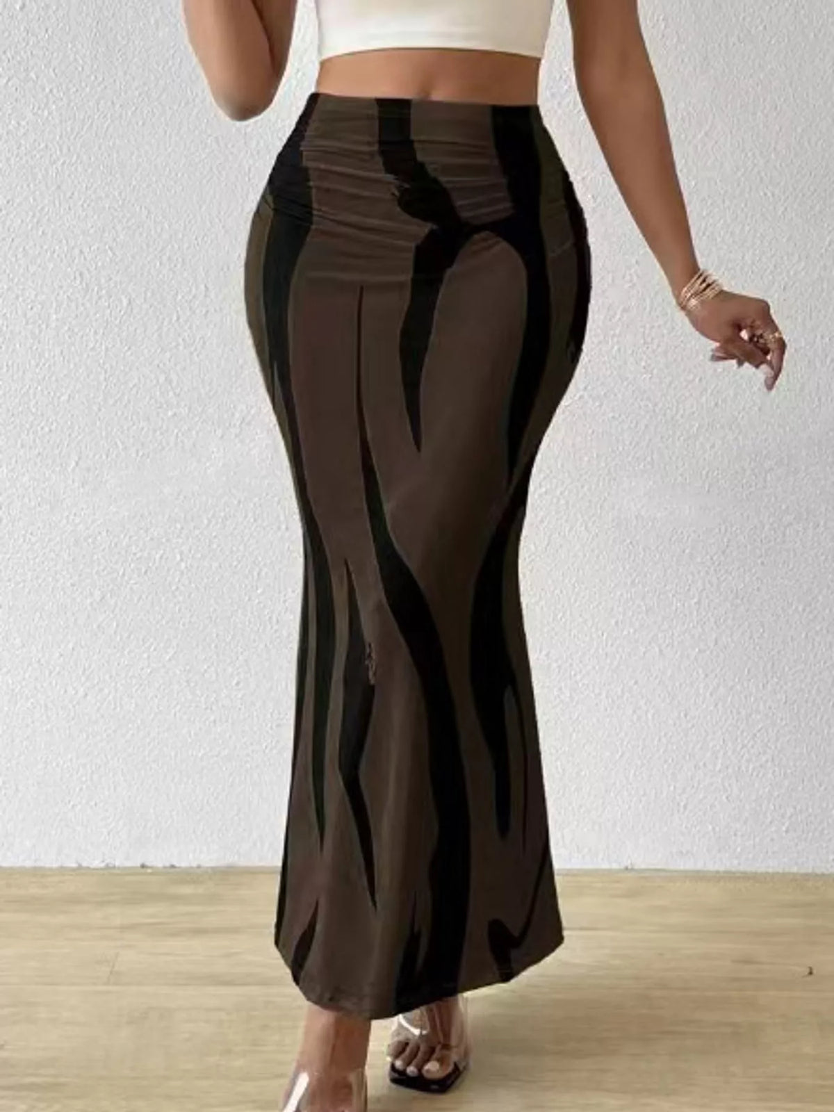Brown high-waisted ruched printed maxi skirt