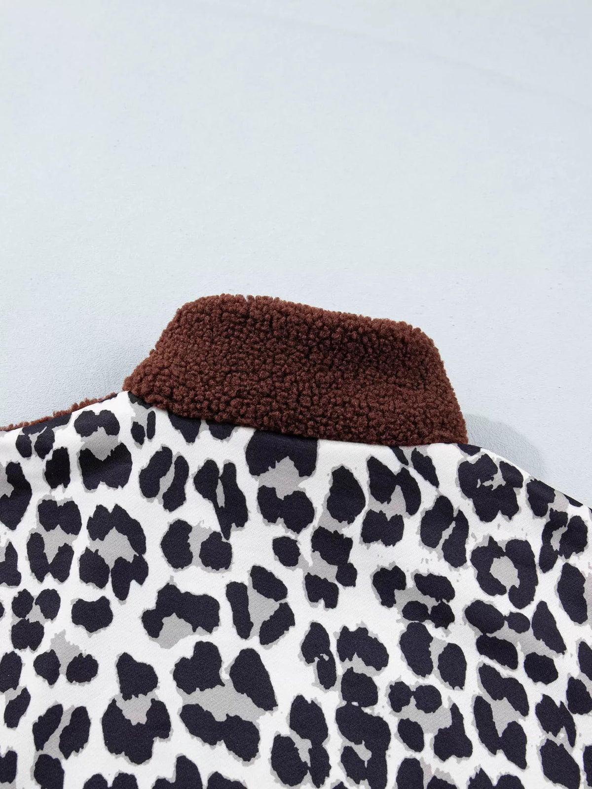 Leopard-patch fleece jacket, leopard back collar detail
