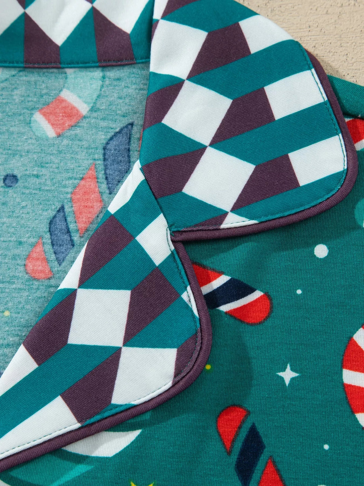 Candy-cane lounge set, piped lapel detail