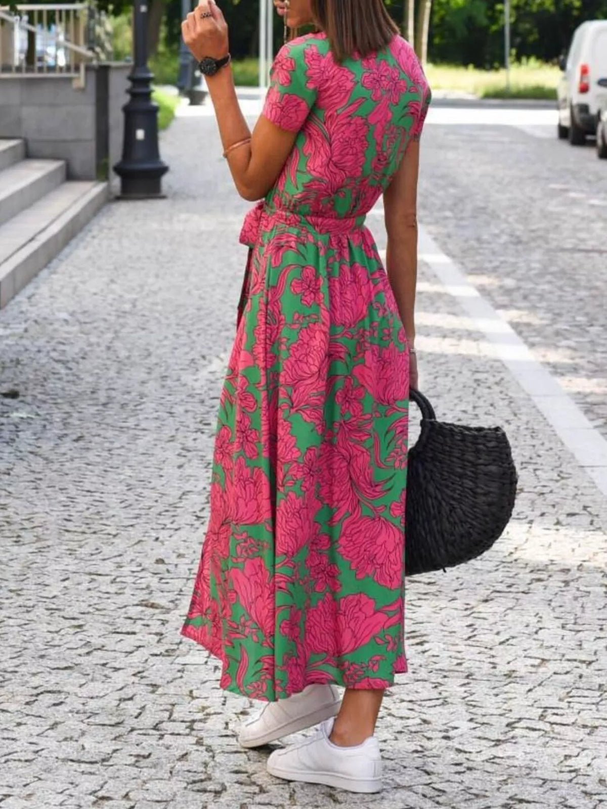 Floral-print short sleeve slit dress