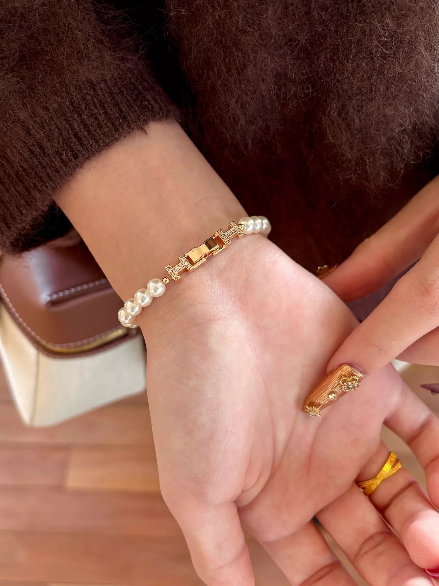 Trendsi Pearl Double H Buckle Bracelet -