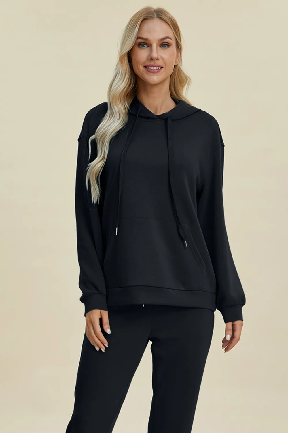 Drawstring long-sleeve hoodie with kangaroo pocket