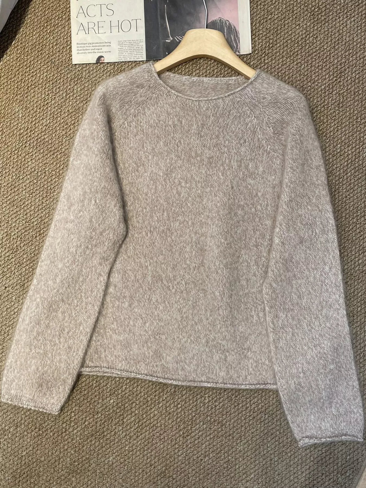 Round neck long sleeve sweater, product view