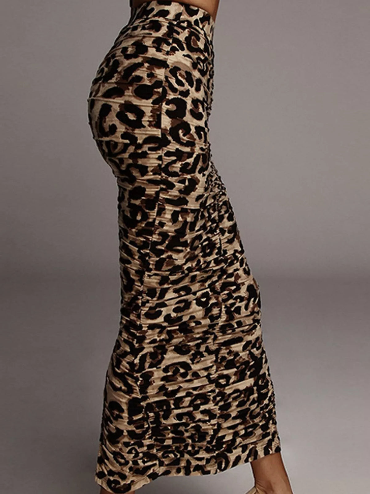 Leopard midi skirt, leopard side