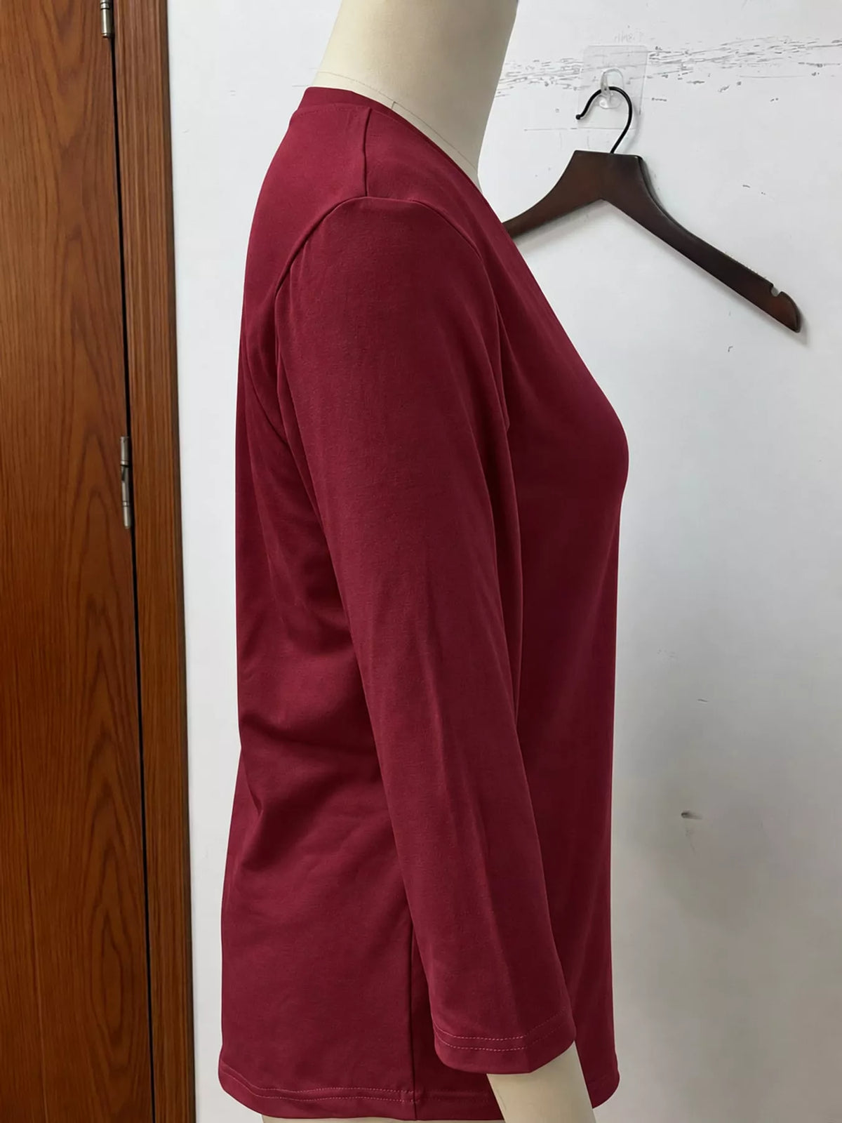 Burgundy v-neck half sleeve t-shirt, detail view