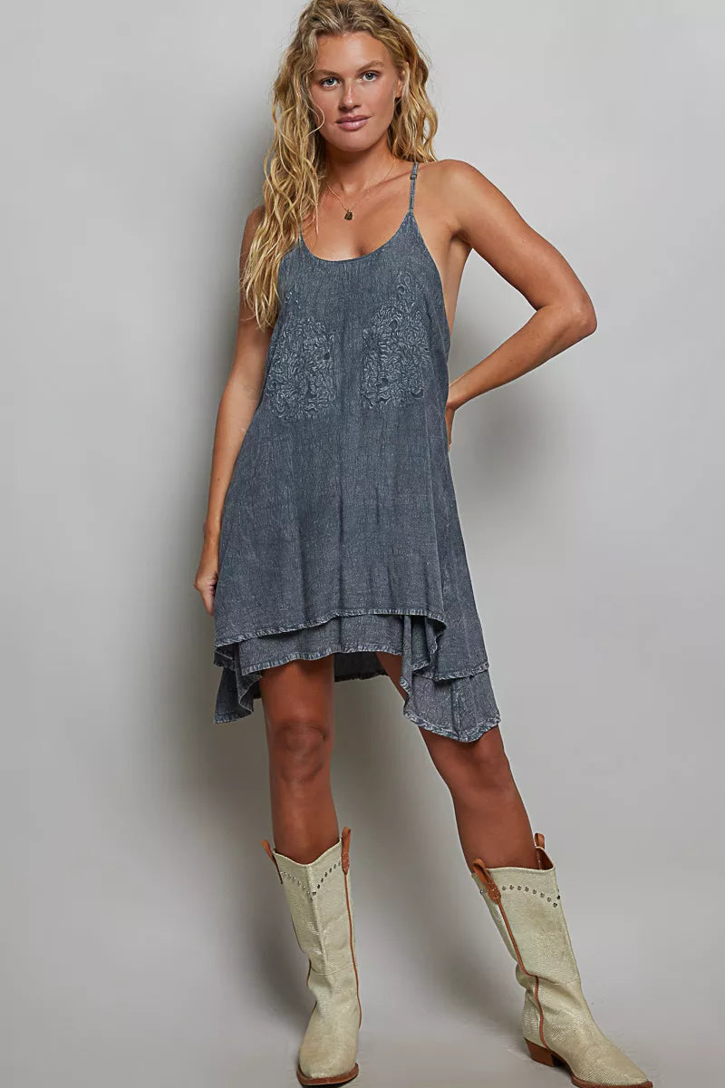 Women's apparel – product view 5
