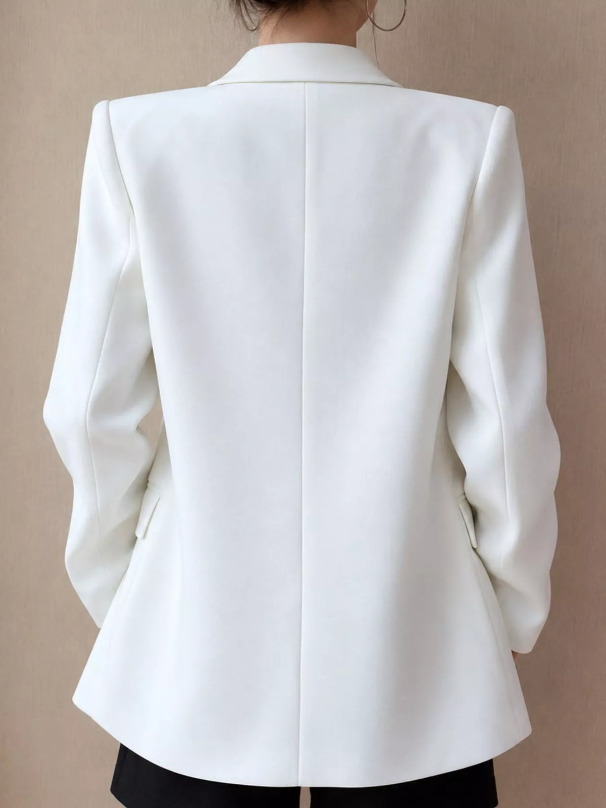 Collared long sleeve blazer, back view