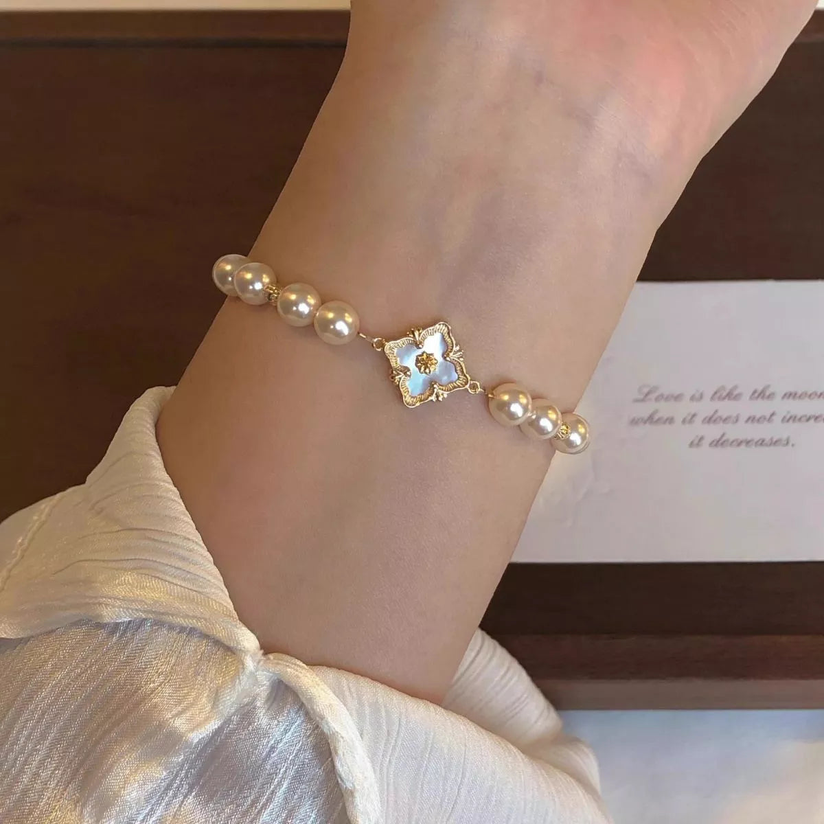 Women's 18K Gold Plated Pearl Flower Mother Of Pearl Bracelet