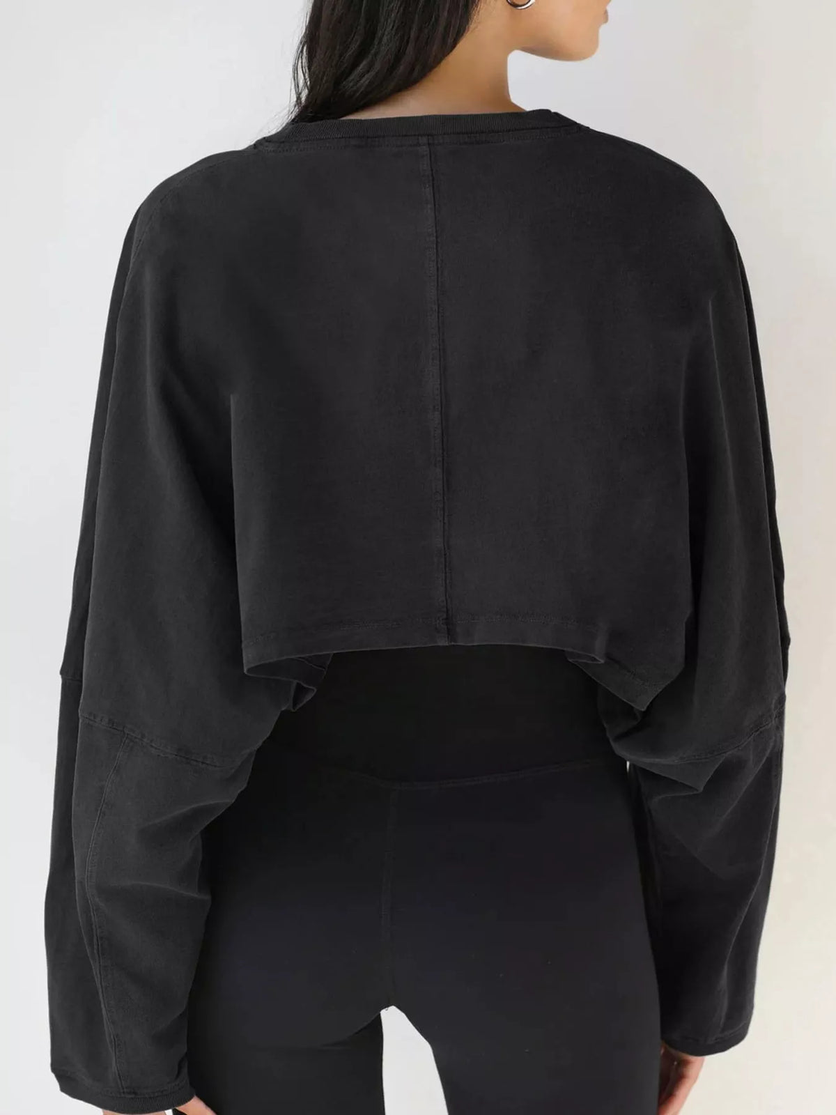 Cropped Sweatshirt in black, back view