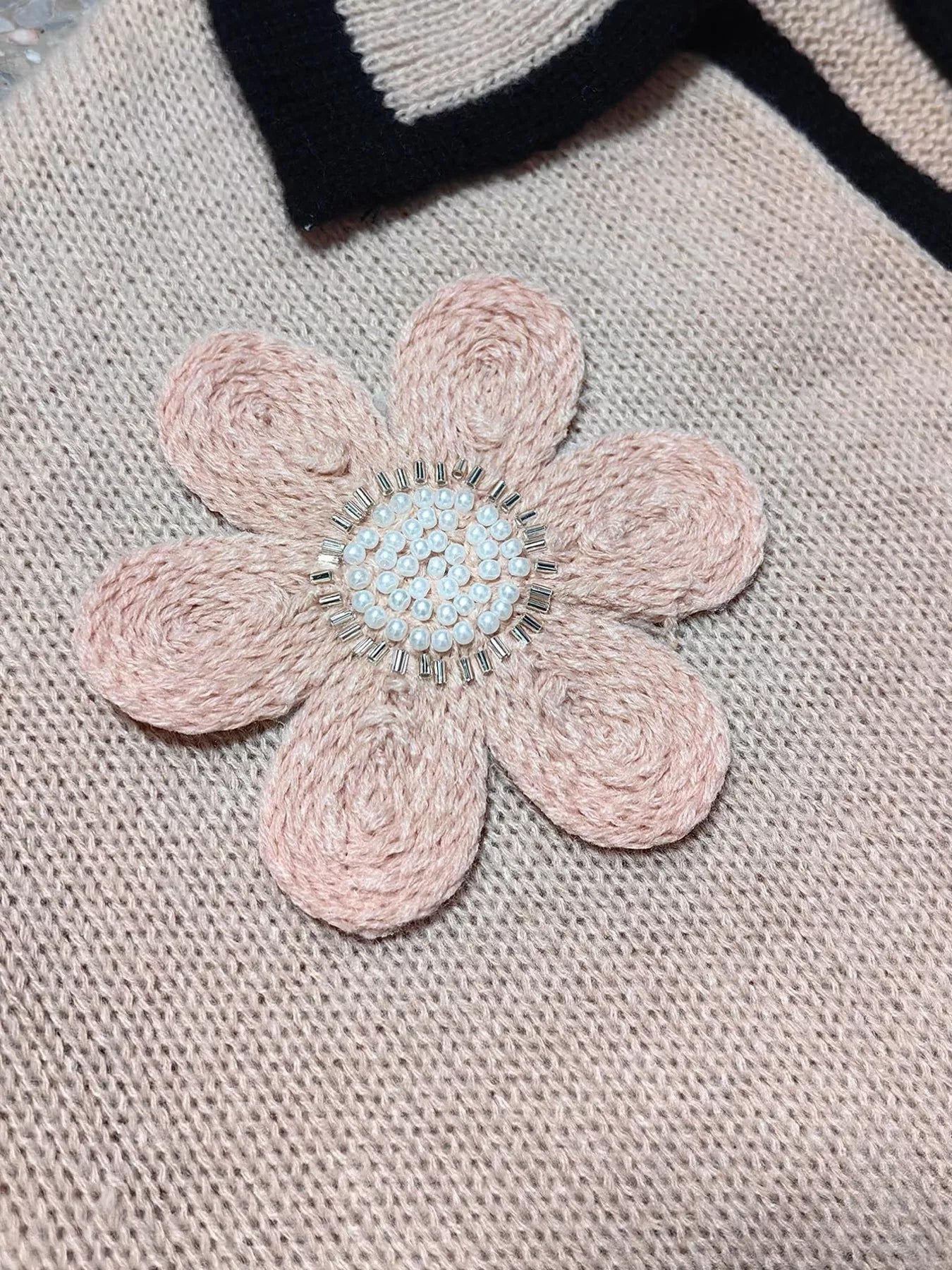 Flower contrast-trim dropped-shoulder sweater