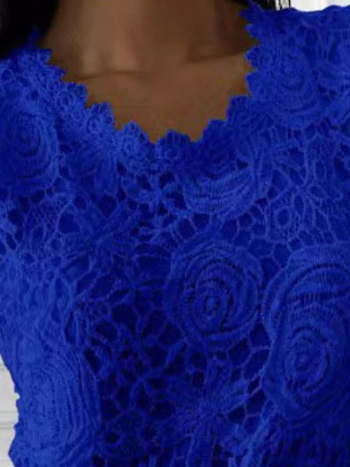 Floral Lace Short Sleeve Blouse, neckline detail