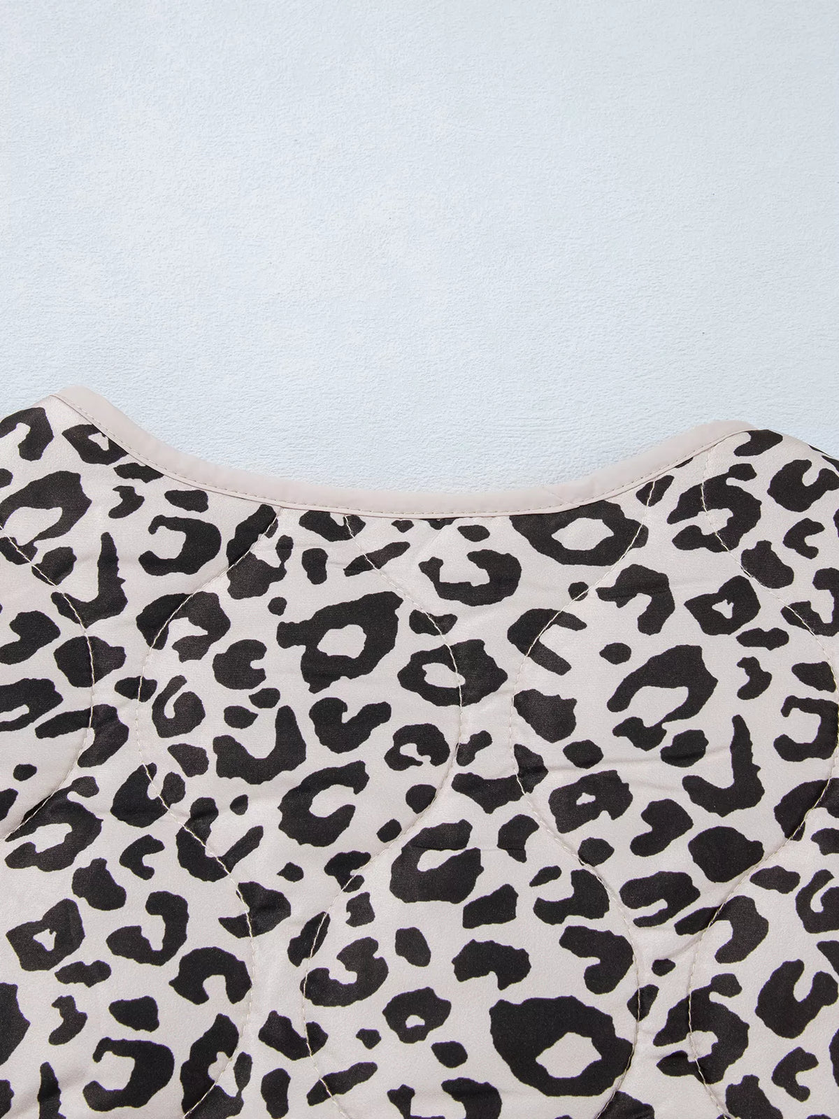 Black and white leopard leopard print long sleeve patch pocket jacket — design and construction details
