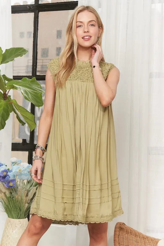 Women's apparel – product view 4