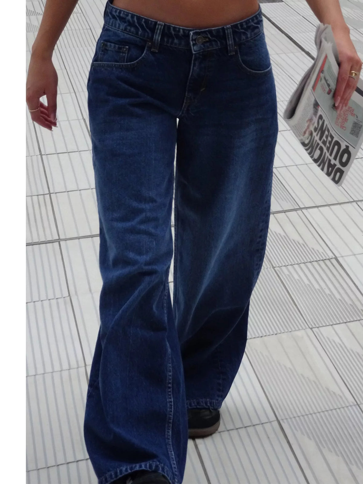 Wide-Leg Vintage Wash Jeans in dark blue, front view