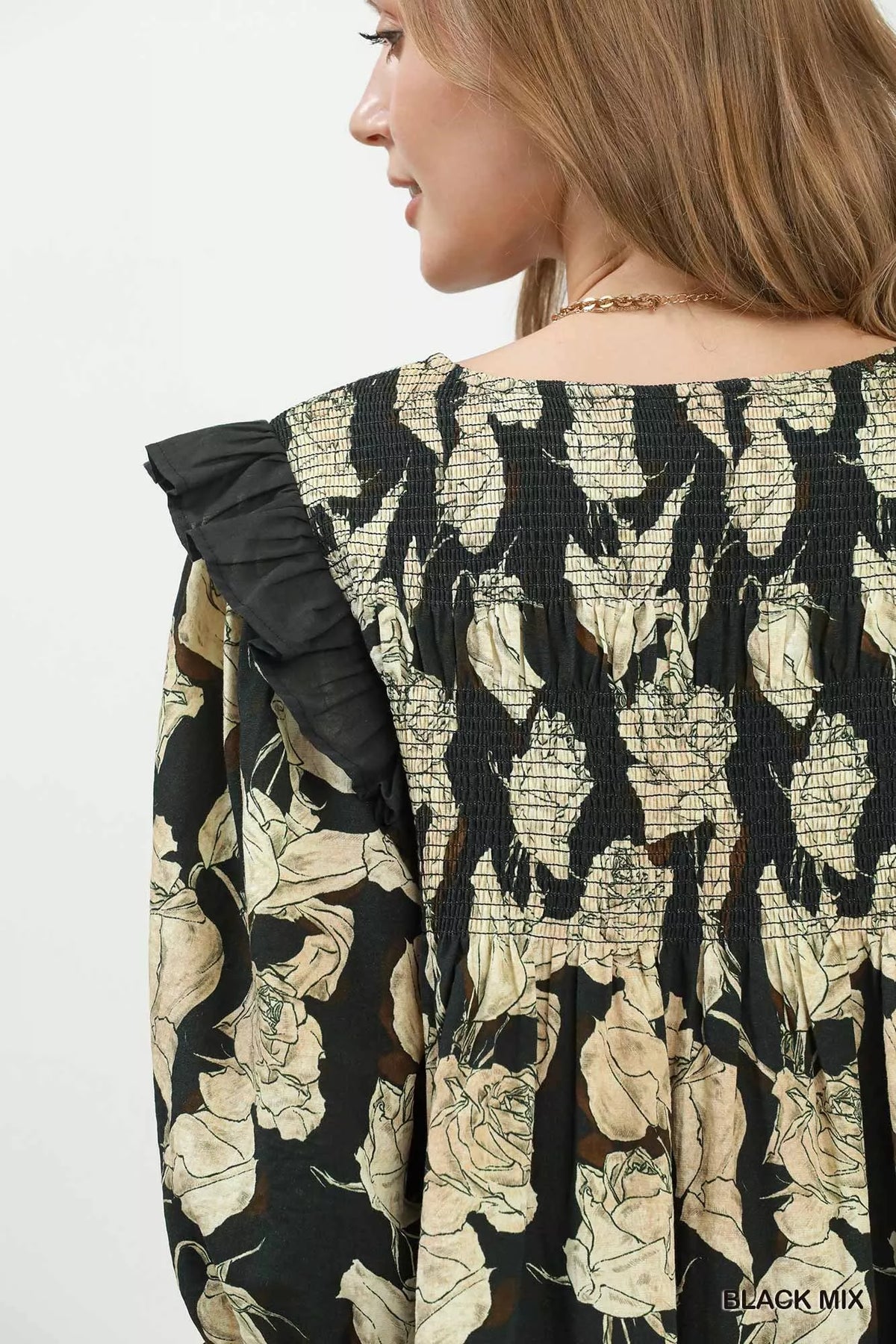 Women's apparel – product view 5