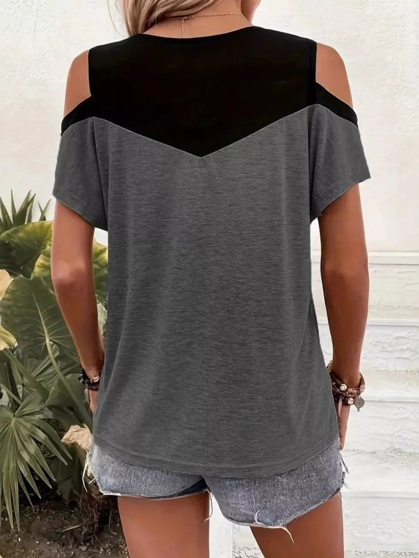 Trendsi Cold Shoulder Color Block T-Shirt -