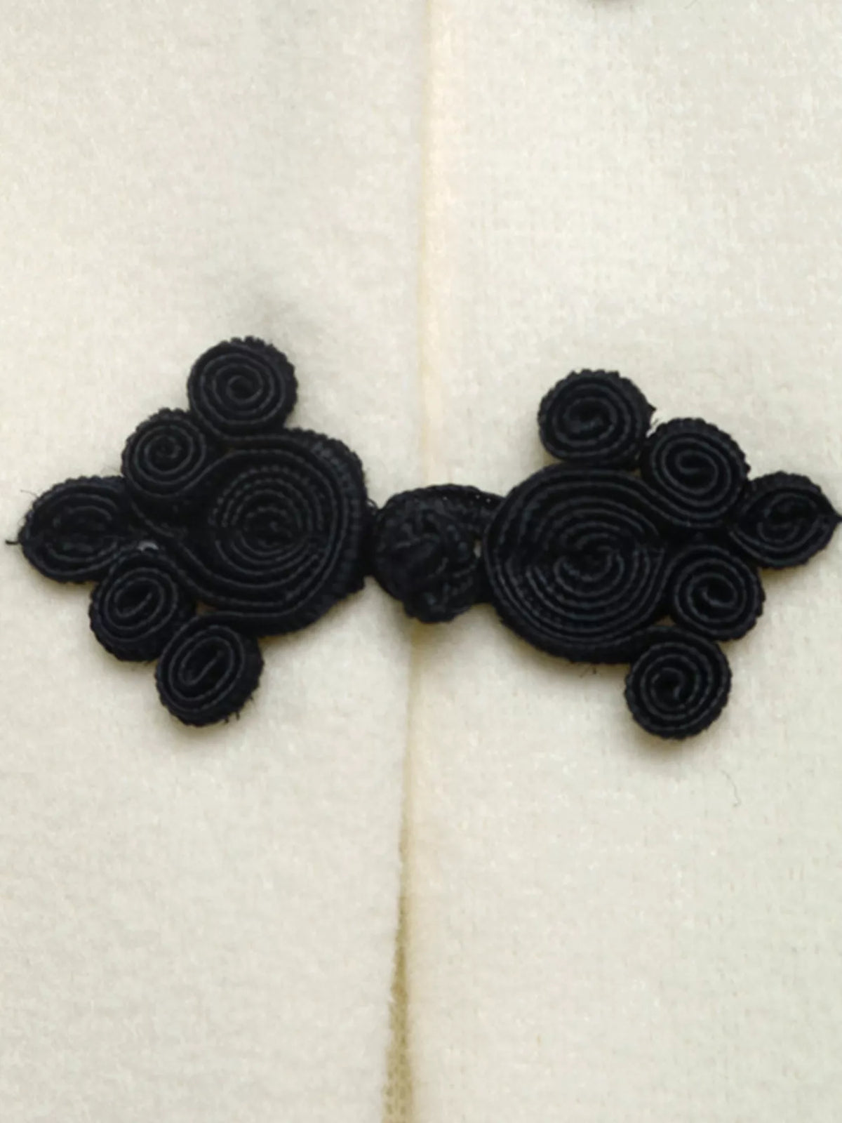 Chinese-Style Button Slit Sleeve Cape — construction details