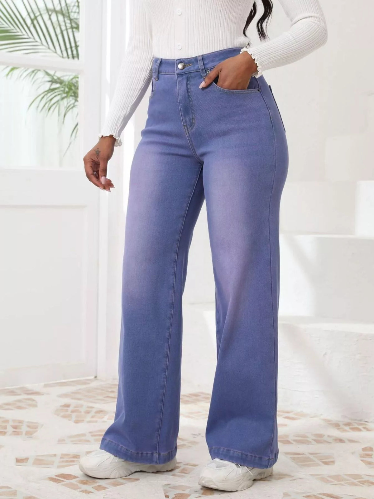High-waisted washed wide-leg jeans