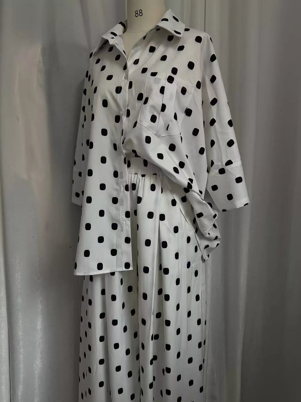 Collared 3/4 sleeve outfit set, side view