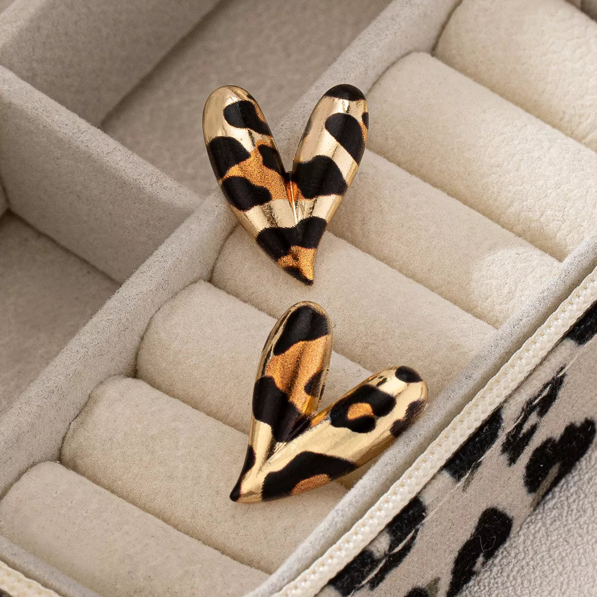 Trendsi 4 Pair Heart Stud Earrings -