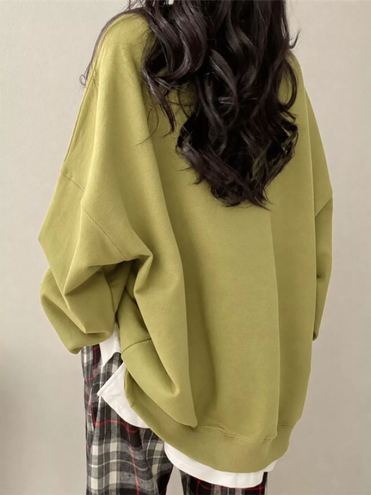 Long-sleeve sweatshirt, back view
