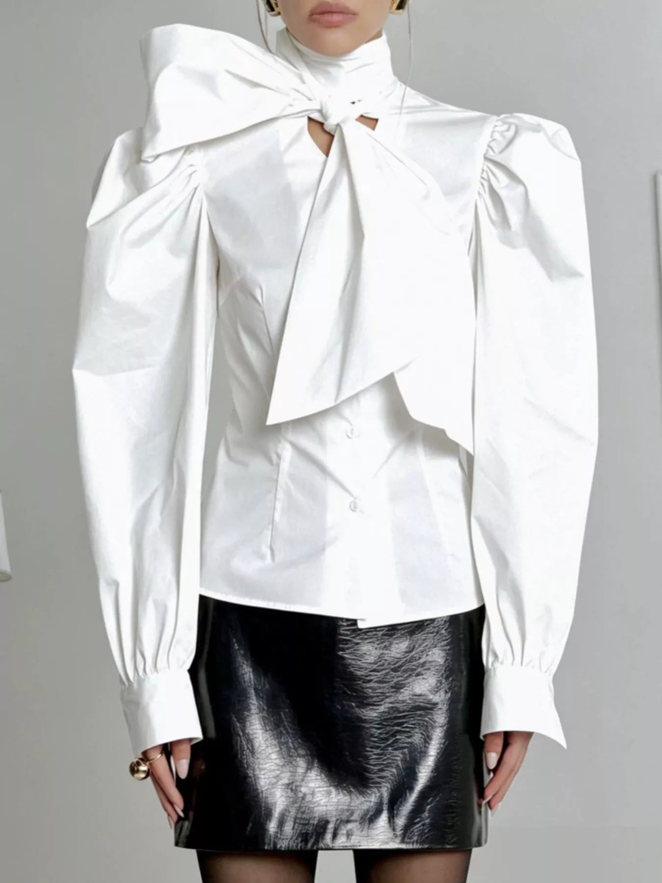 Trendsi Bow Tie Puffed Sleeves Blouse -