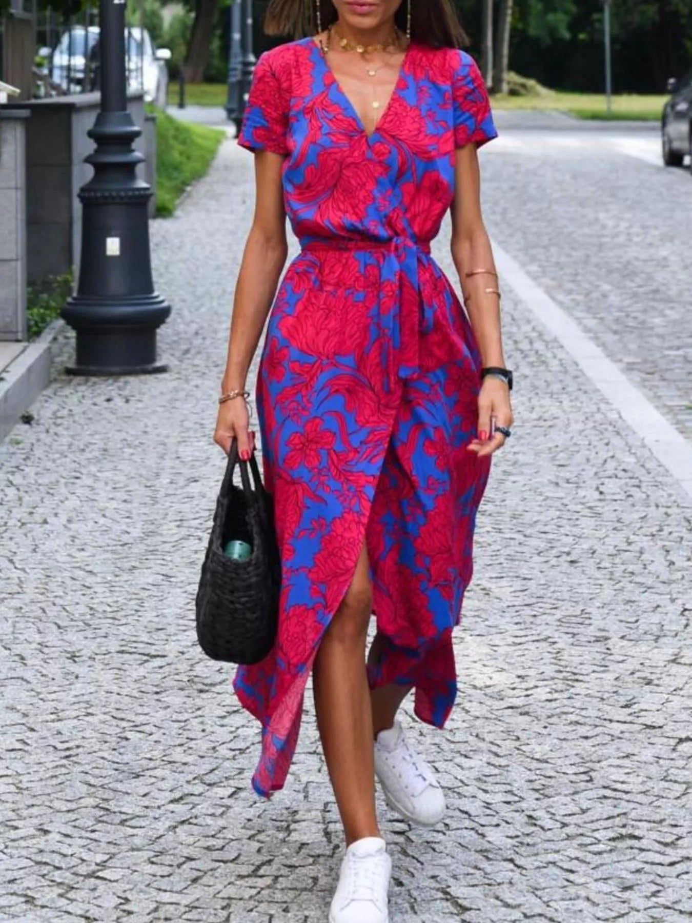 Floral-print short sleeve slit dress