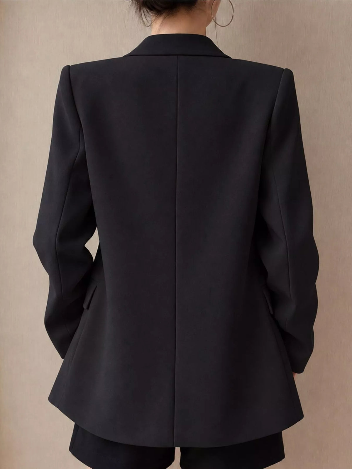 Collared long sleeve blazer, back view