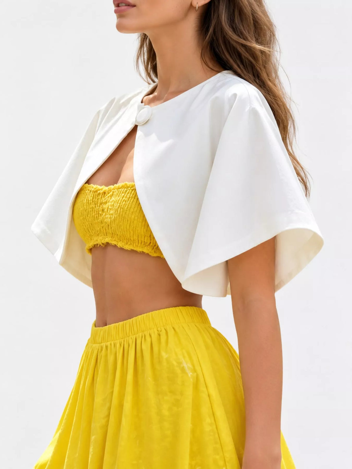White single button closure cropped cape