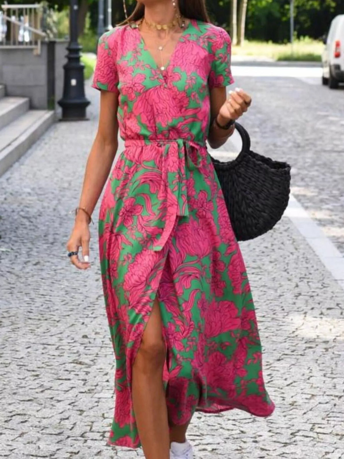 Floral-print short sleeve slit dress