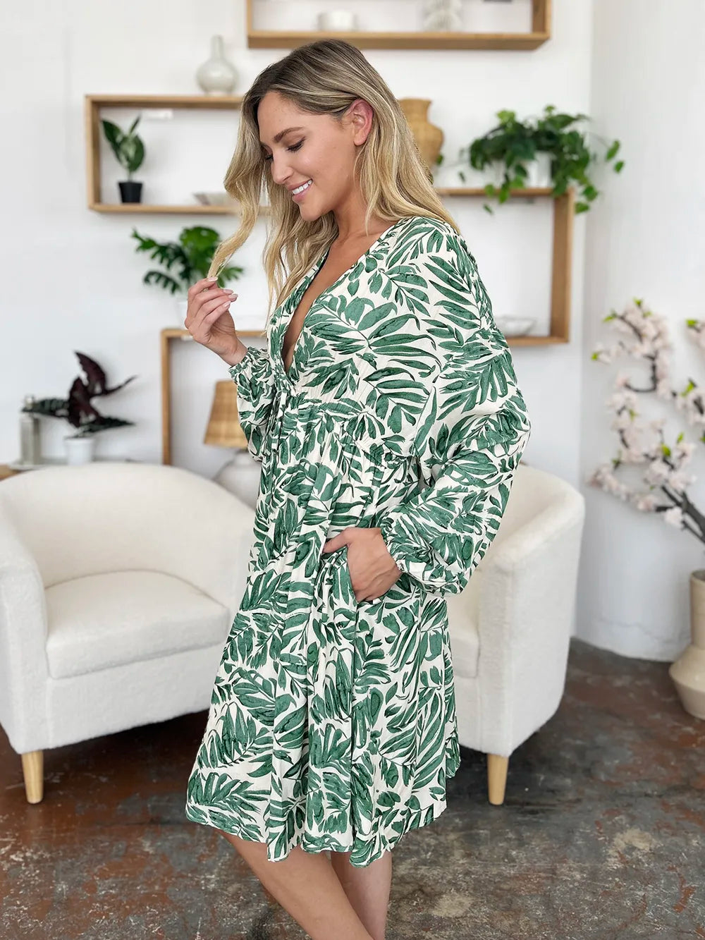 Women's apparel – product view 17