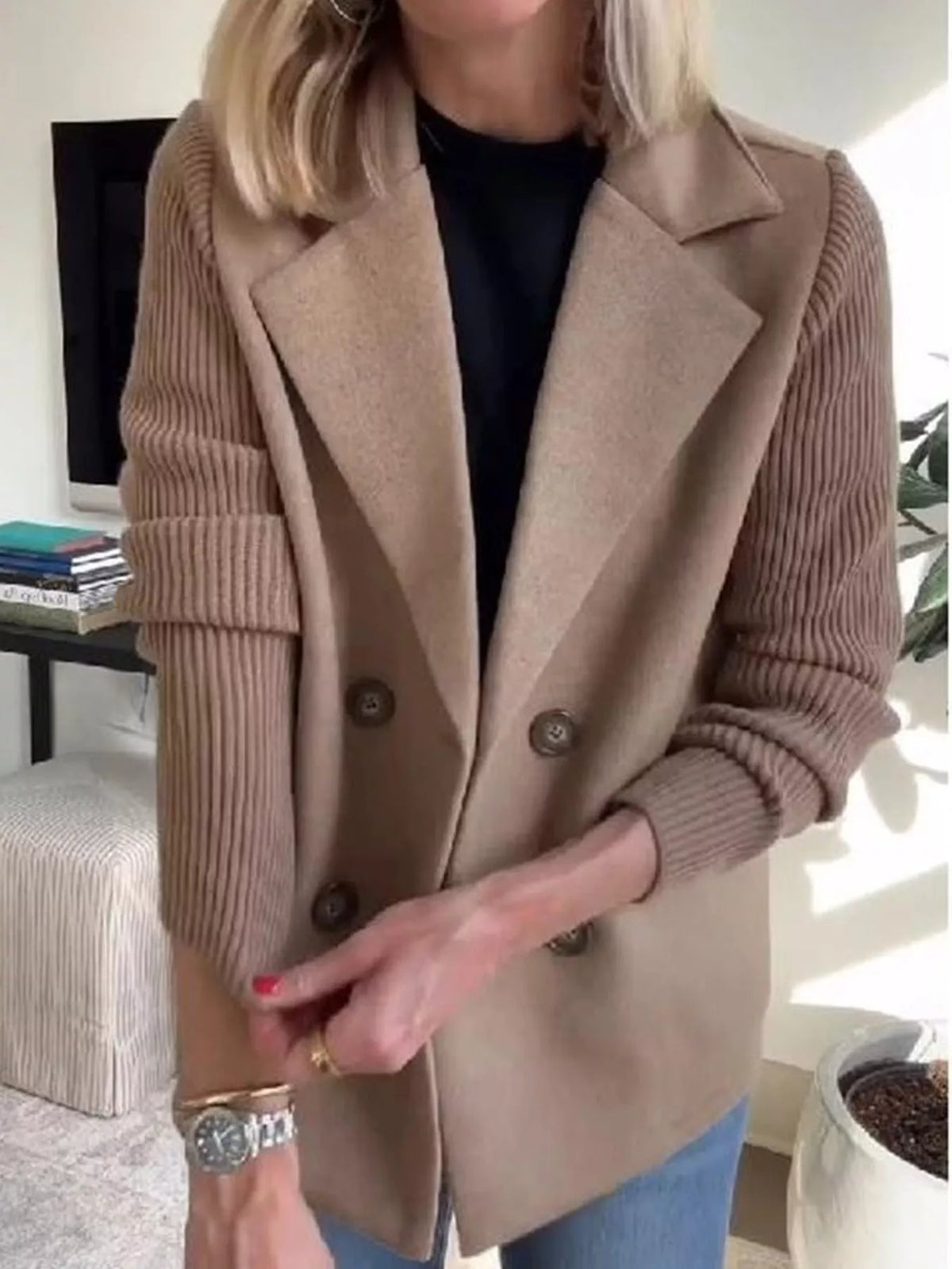 Tan double-breasted lapel collar blazer — design and construction details