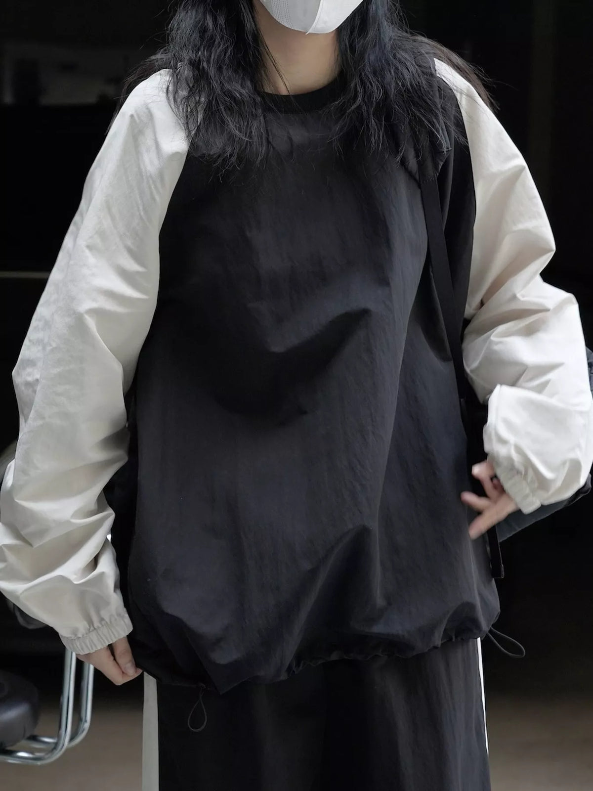 Colorblock sweatshirt, black and cream front