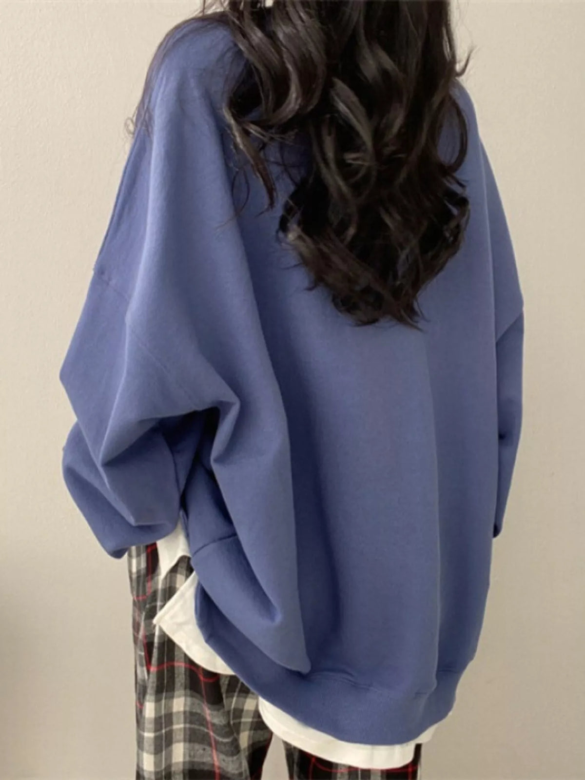 Long-sleeve sweatshirt, back view