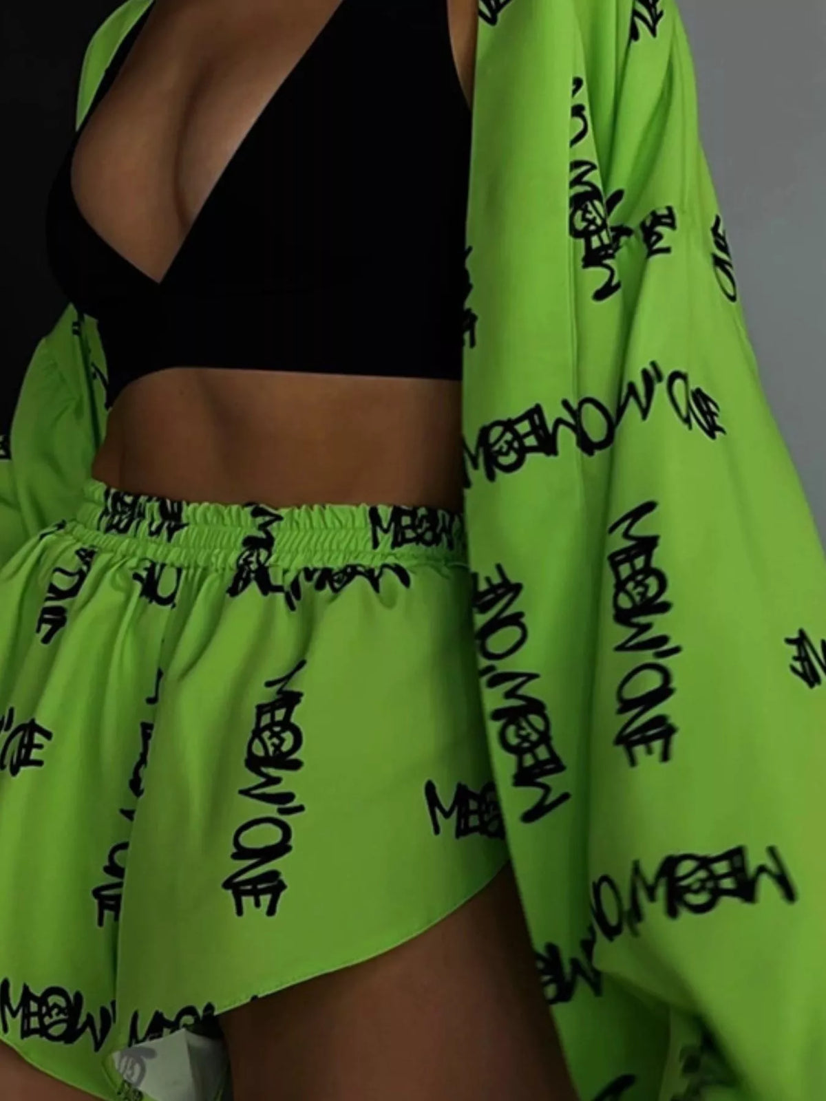 Printed cardigan and shorts set, green lettering-print waist detail
