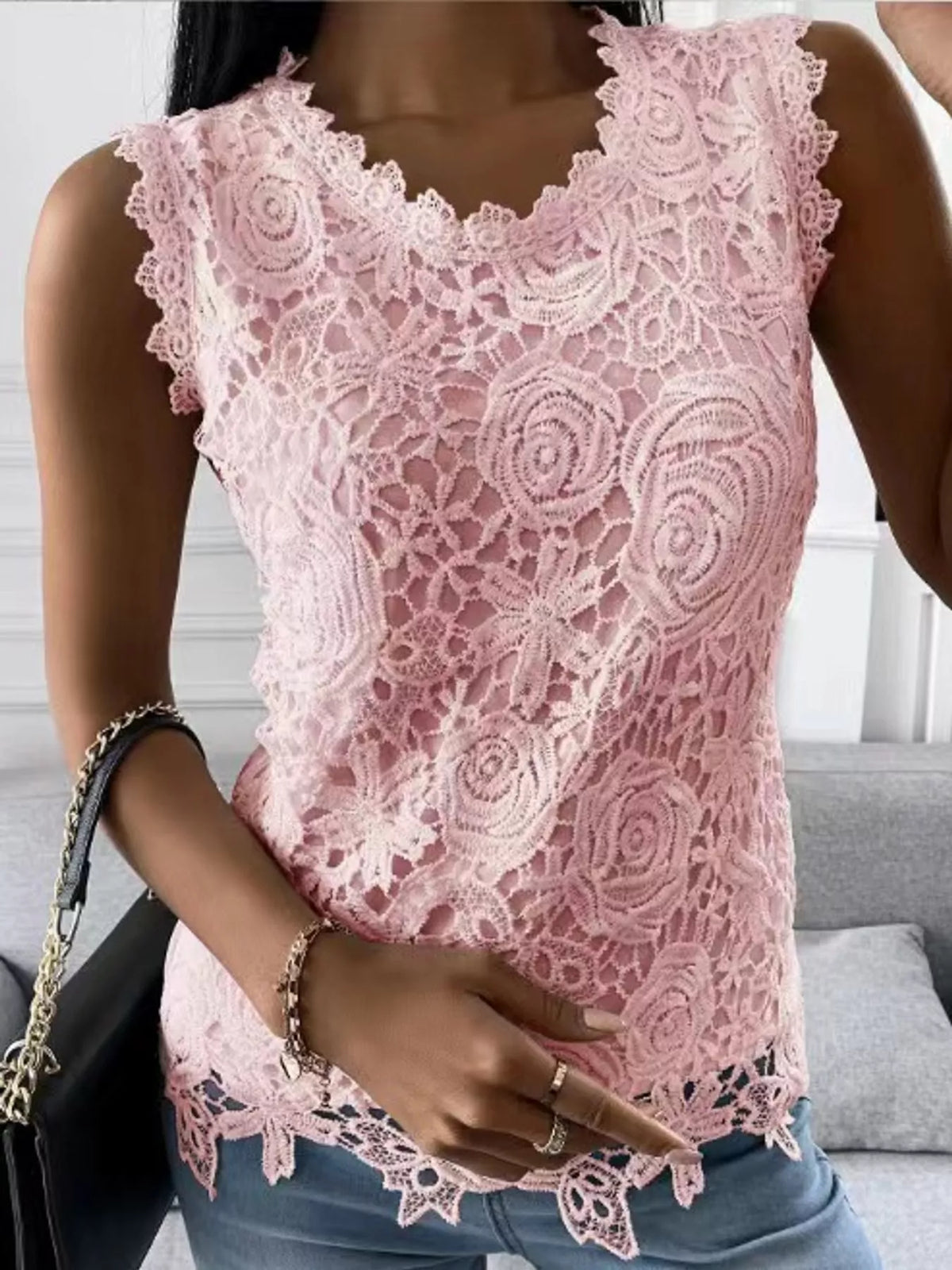 Floral Lace Sleeveless Top in black