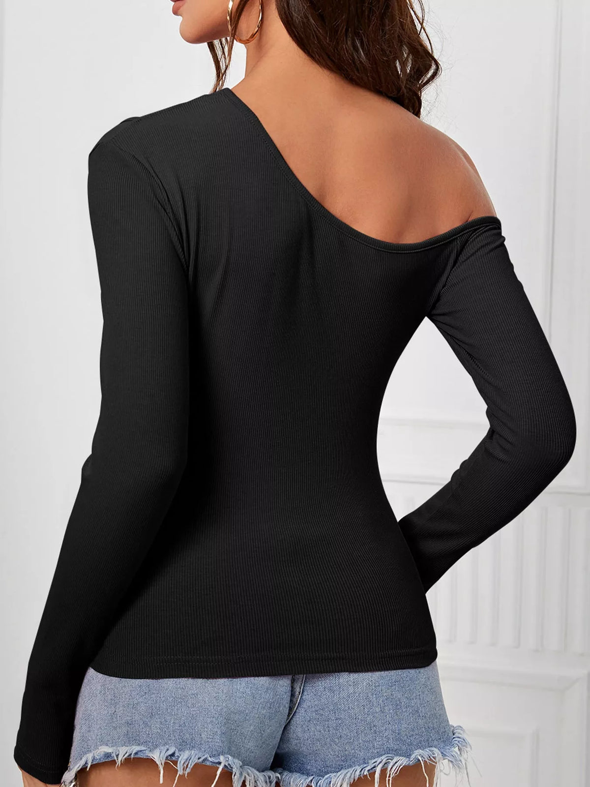 One-shoulder top, black back