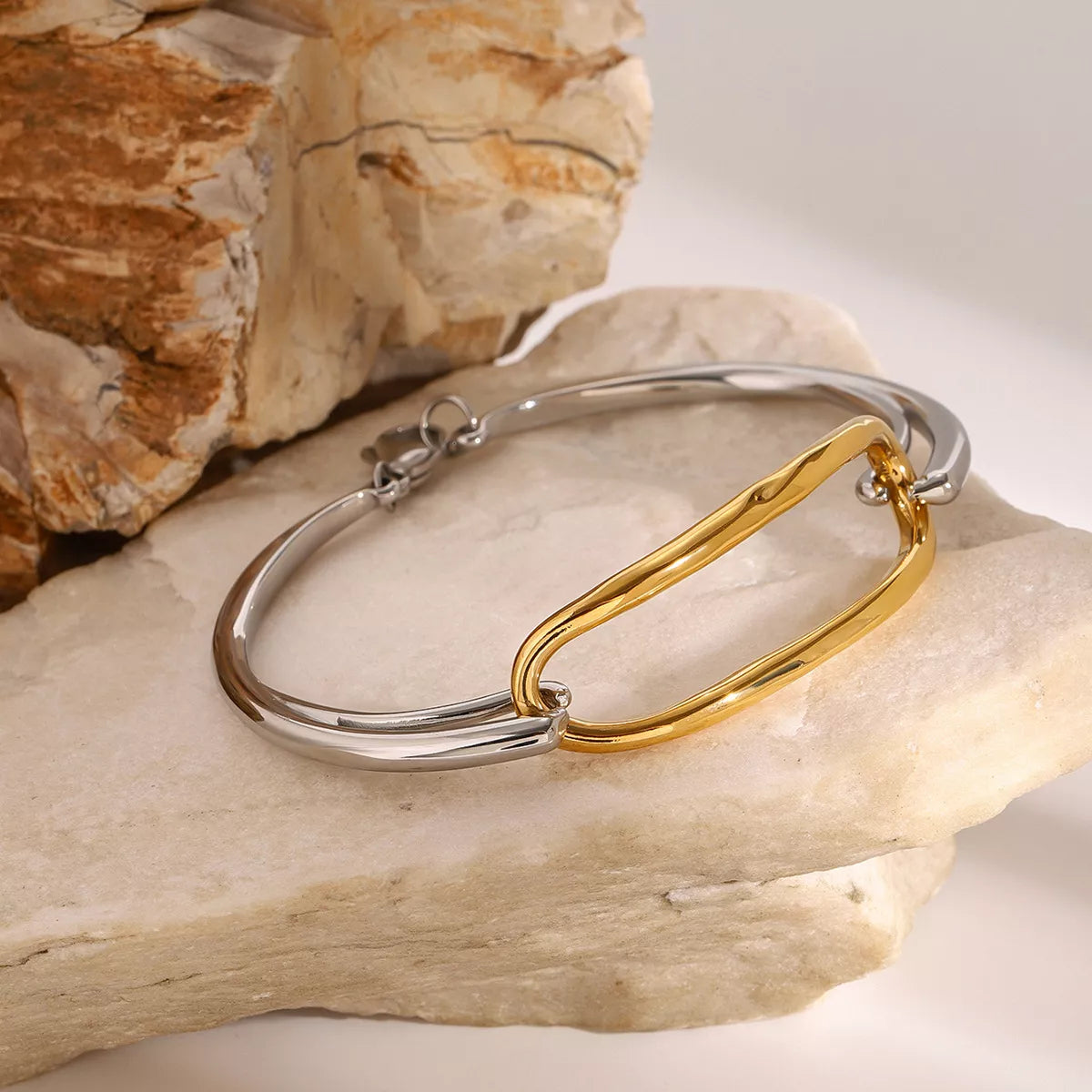 Trendsi Two-Tone Geometric Link Bracelet -