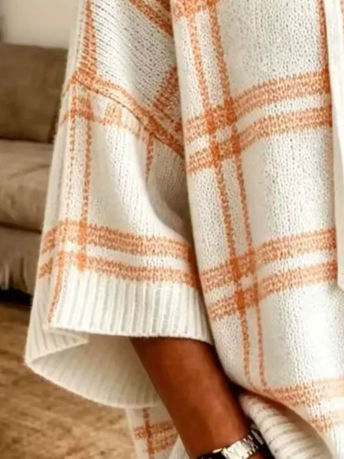 White plaid hooded sweater, sleeve and knit detail