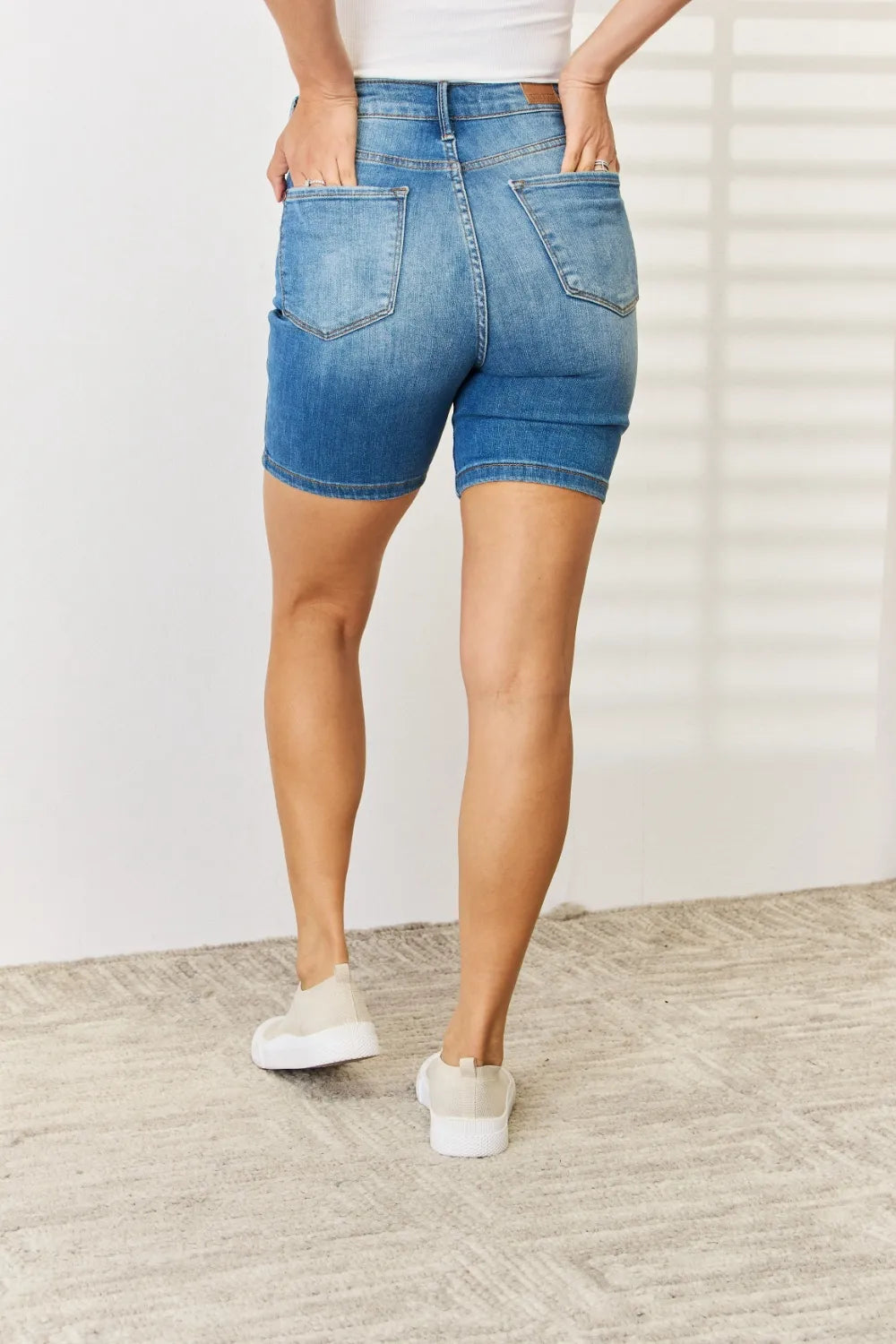 Women's shorts – product view 3