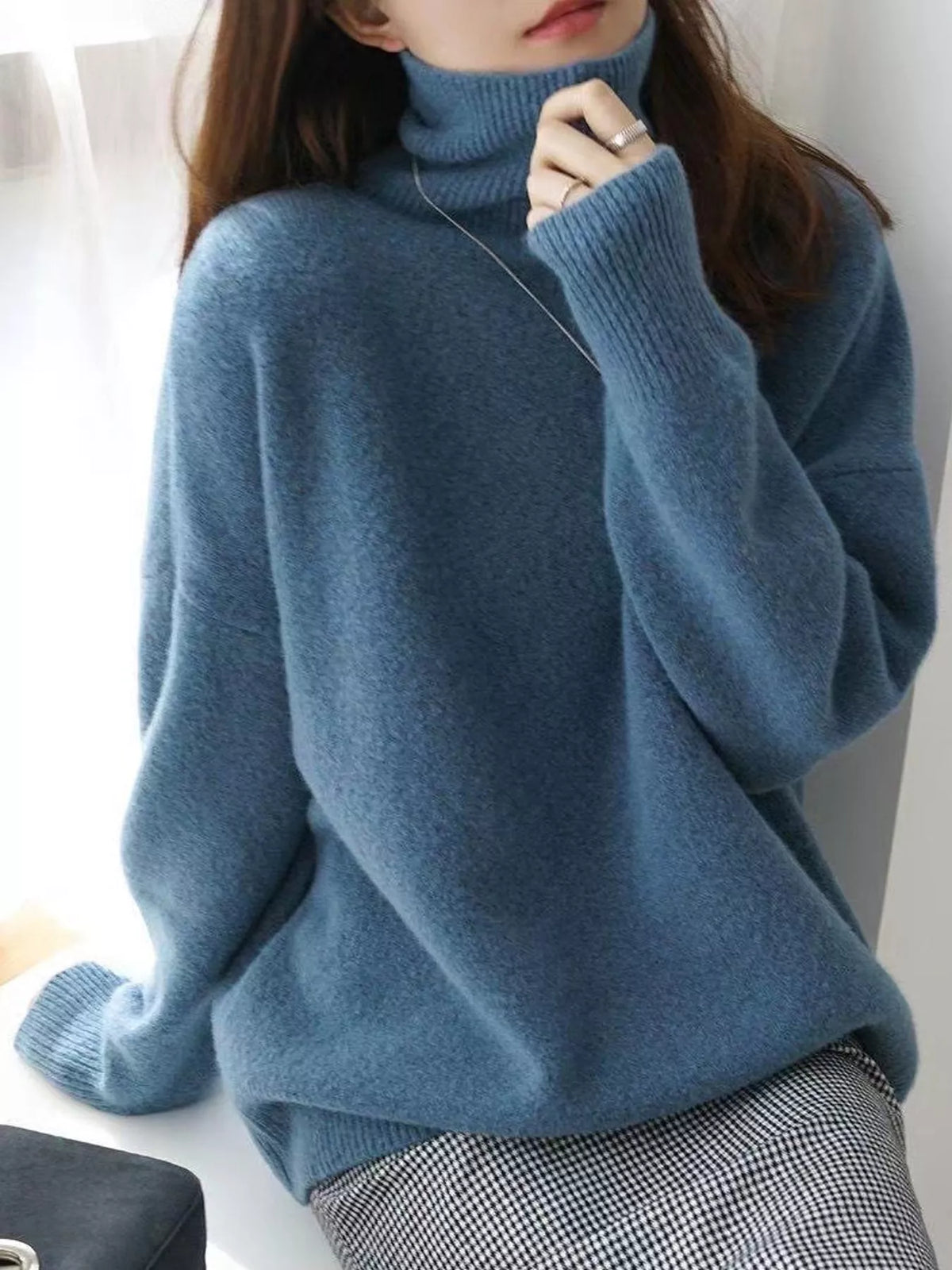 Turtleneck sweater, blue front