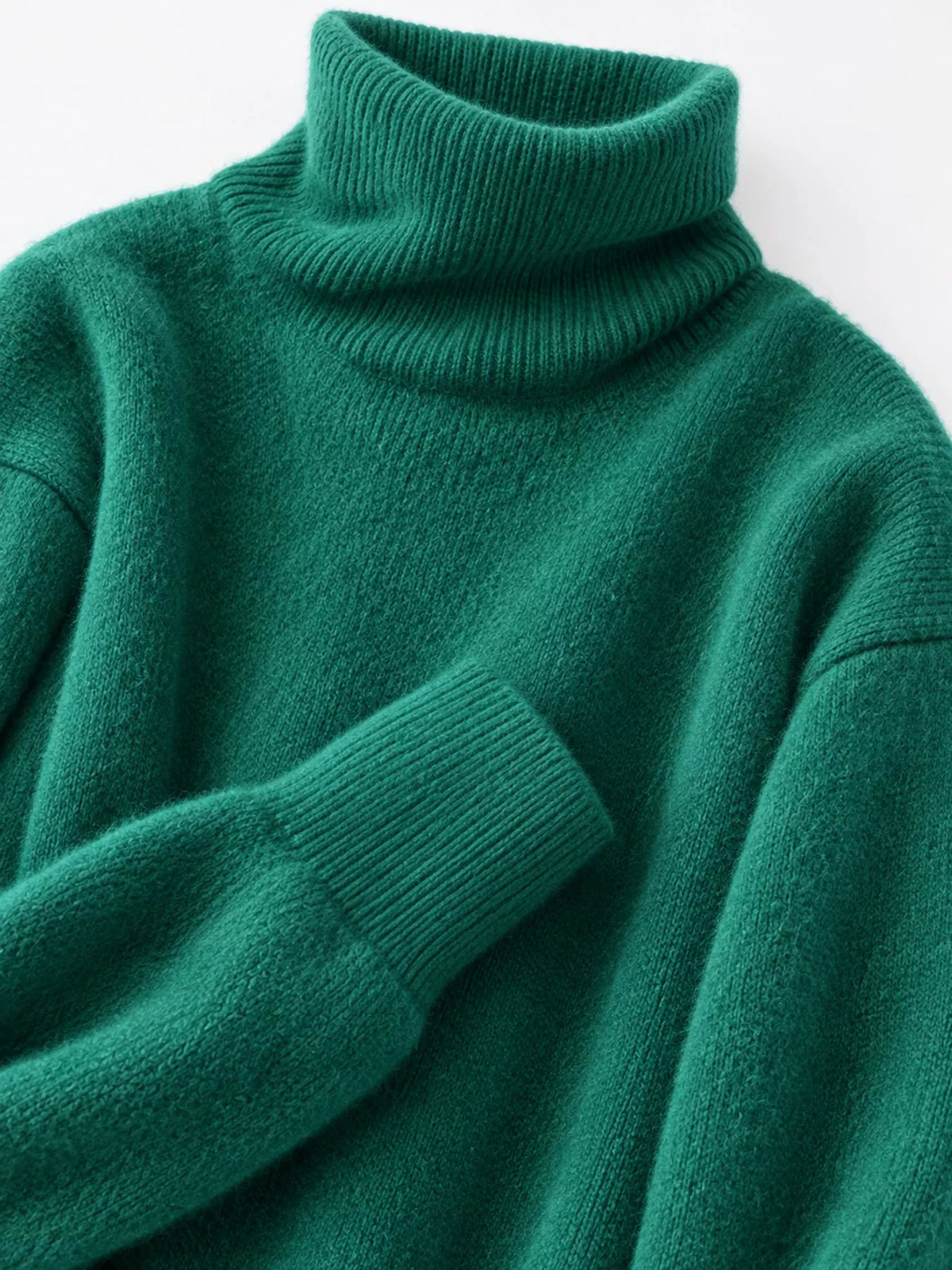 Turtleneck sweater, green knit detail