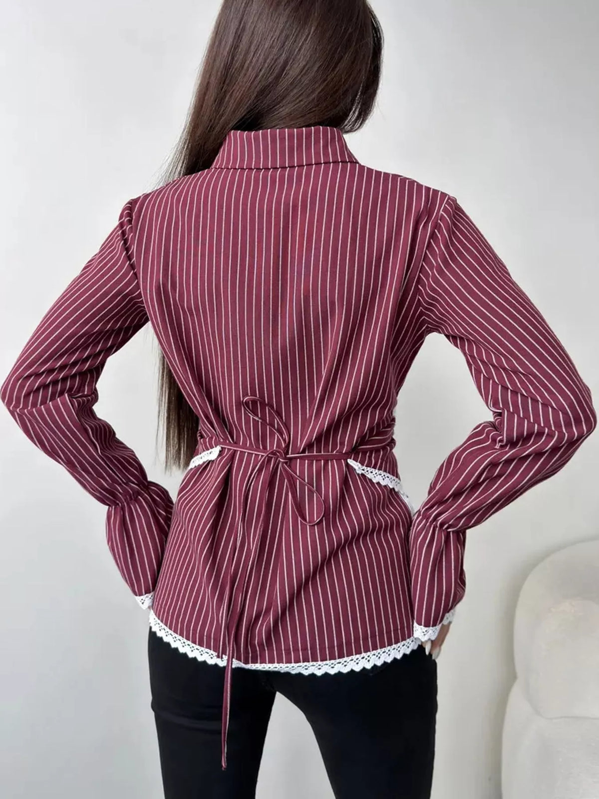 Lace-trim striped shirt, burgundy back