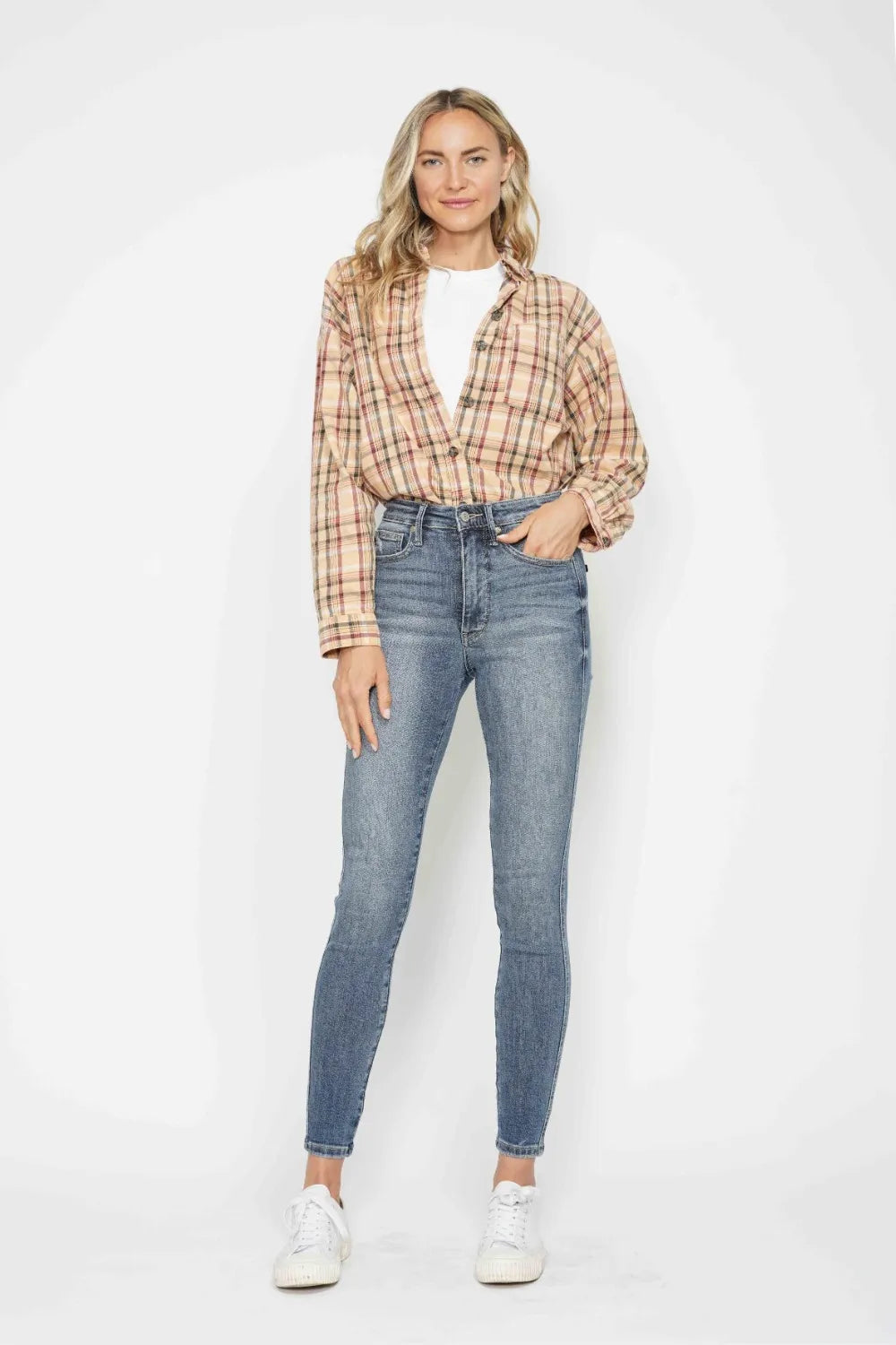 Trendsi Judy Blue Full Size Tummy Control Contrast Wash Skinny Jeans -
