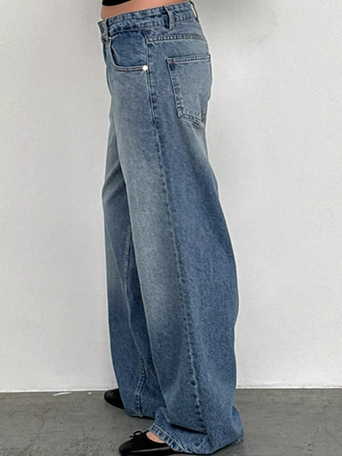 Wide-Leg Vintage Wash Jeans in blue, side view