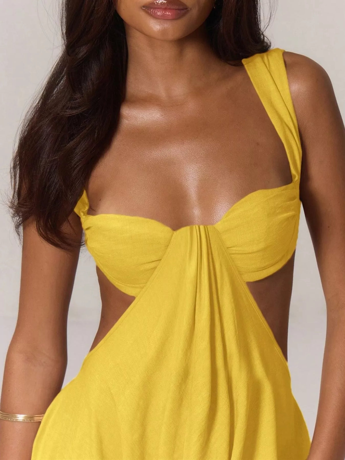 Cutout jumpsuit, yellow neckline detail