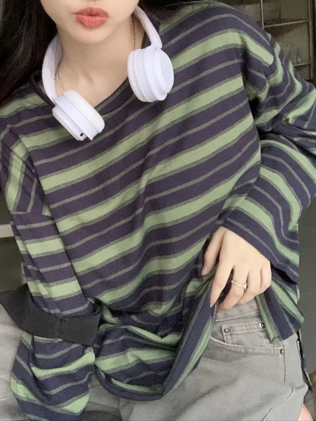 Green striped oversized T-shirt, sleeve detail